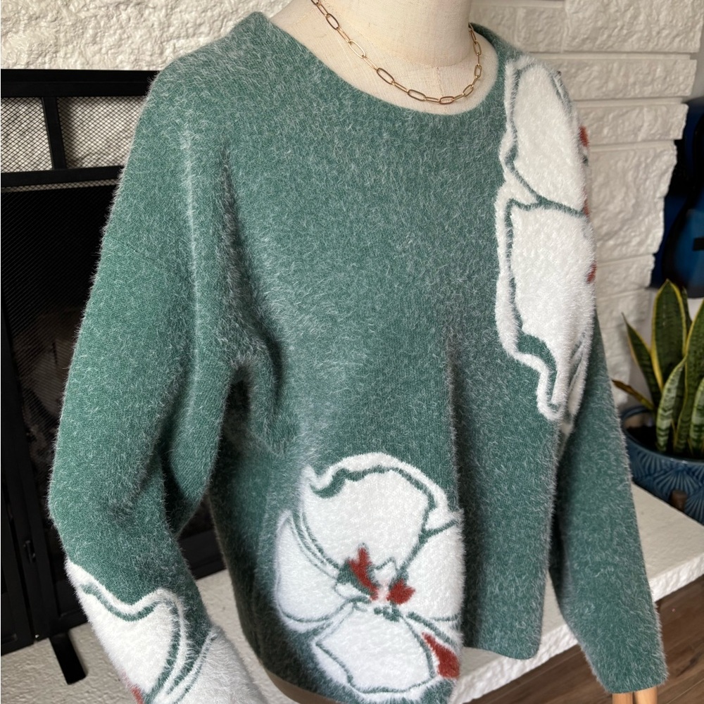 Floral Green Sweater - Picture 4 of 5